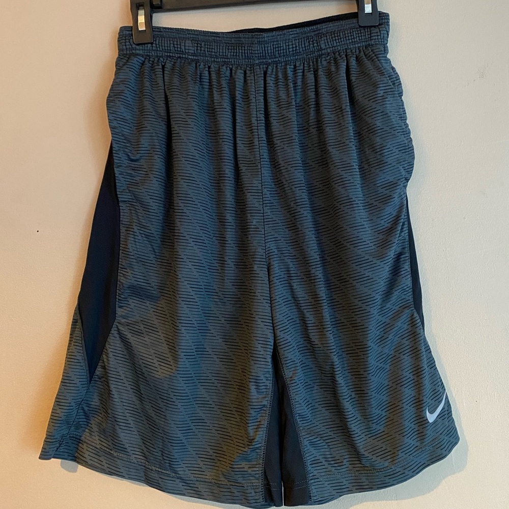 Niki men’s dri-fit shorts